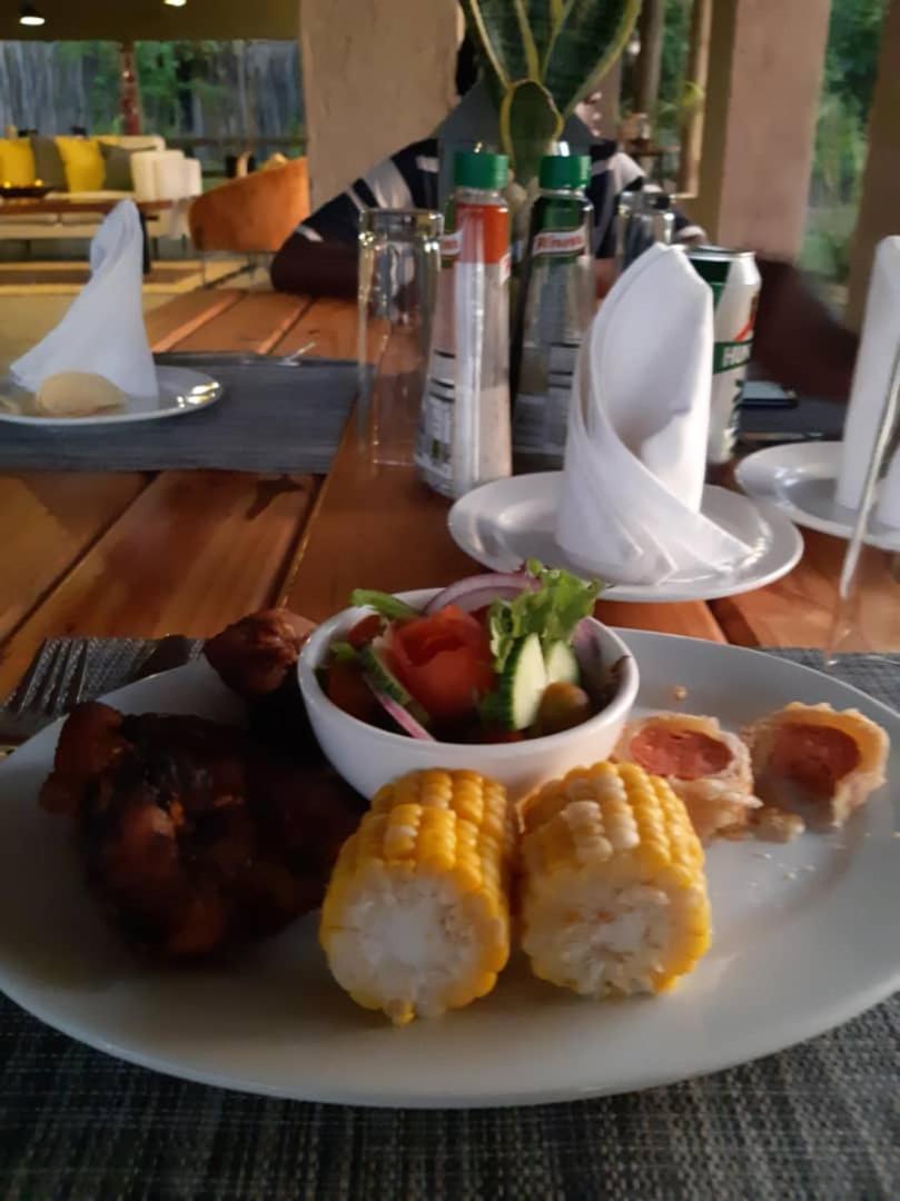 Xhabe Safari Lodge Chobe Muchenje Екстер'єр фото